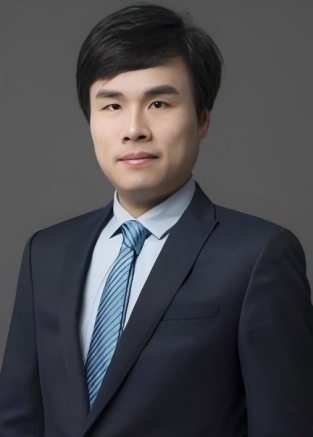 张巍.jpg