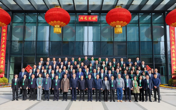 陕西省绿色低碳学会油气综合利用专委会成立  共绘陕西能源绿色